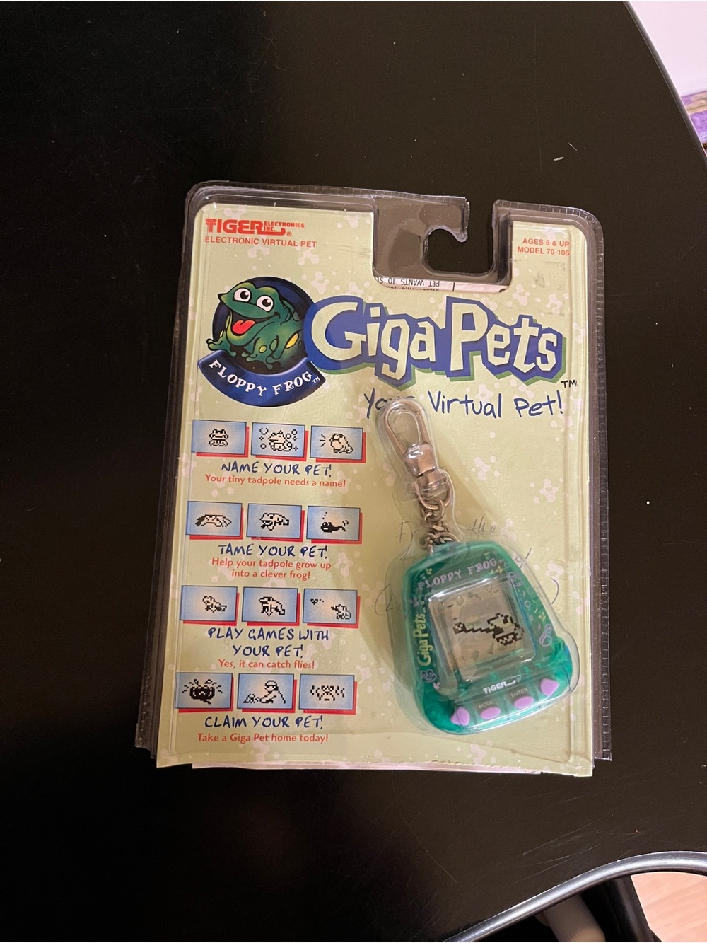 Vintage 1997 NIOP Working Giga Pets Floppy Frog Virtual Pet clip on-Tiger Elec